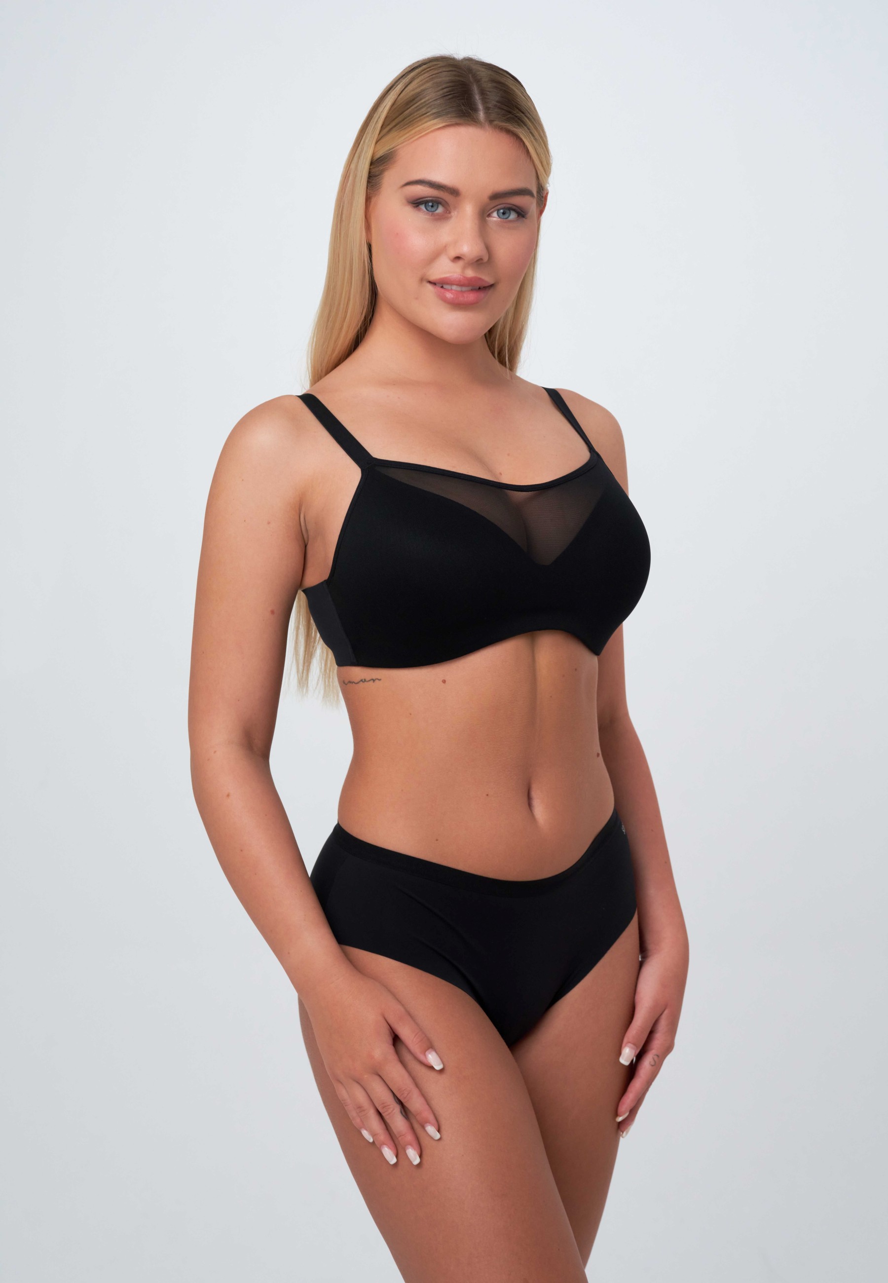 6585S31400036 - černá