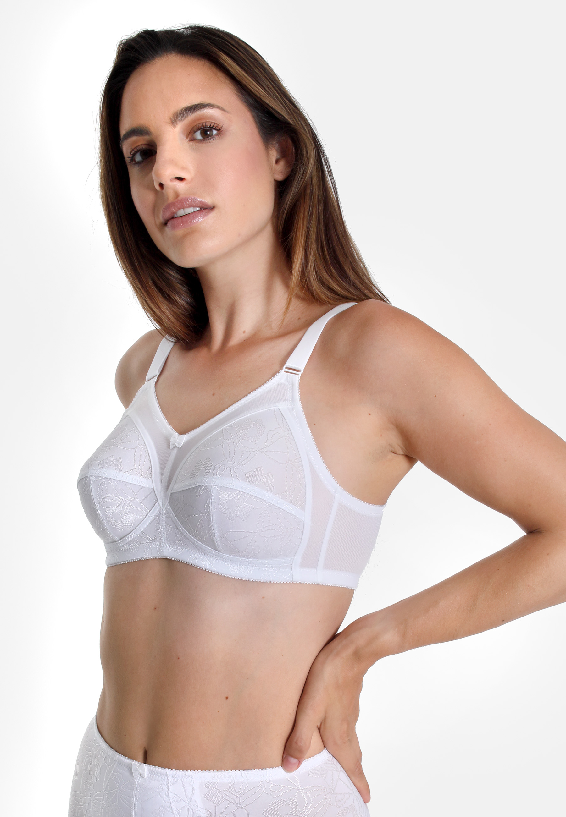 12510100_front_cropped Softer BH mit attraktiver Matt/Glanz Optik, guter Halt durch breite, elastische Träger.Softer BHAttraktive Matt-Glanz-OptikGuter HaltBreite, elastische TrägerFunktions-BH (bügellos)Hakenverschluss am RückenWaschen 40°, Nicht Bleichen, Nicht Trocknen, Nich