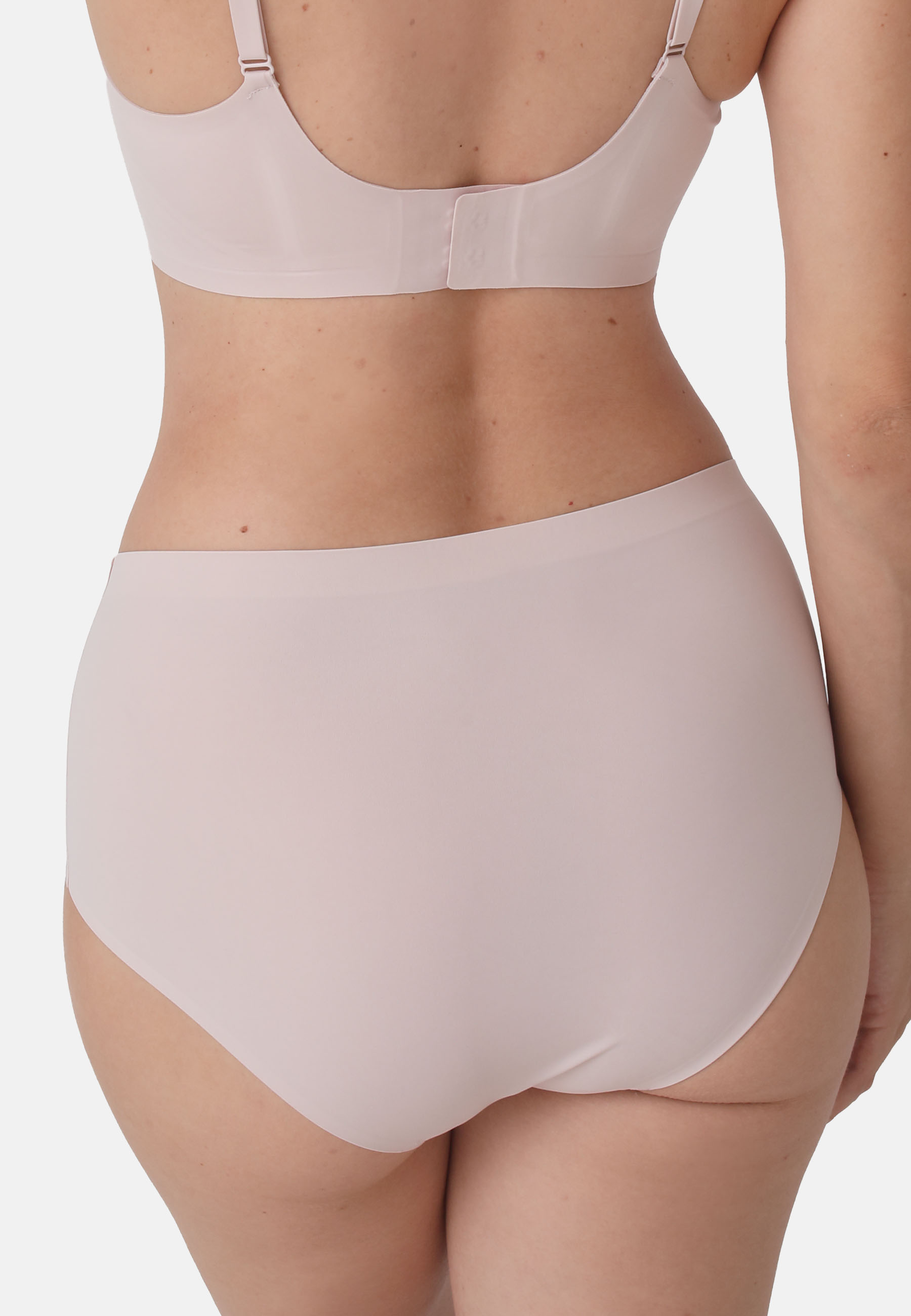 48393209_back_cropped Fühl dich rundum wohl mit diesem Slip! Die extra hohe Taillenhöhe bietet dir optimalen Sitz und angenehmen Komfort. Bonded Micro 48393 Rückseite