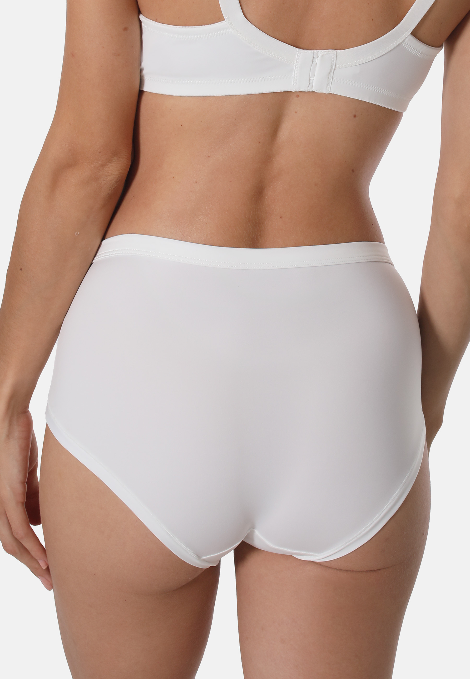 49054314_back_cropped Taillenslip aus Microfaser - Eleganz und optimaler TragekomfortDieser Taillenslip aus weicher Microfaser kombiniert Komfort mit stilvollen seitlichen Tüll-Jacquard-Einsätzen für eine feminine und elegante Optik. Die breite Seitennaht sorgt für einen angen