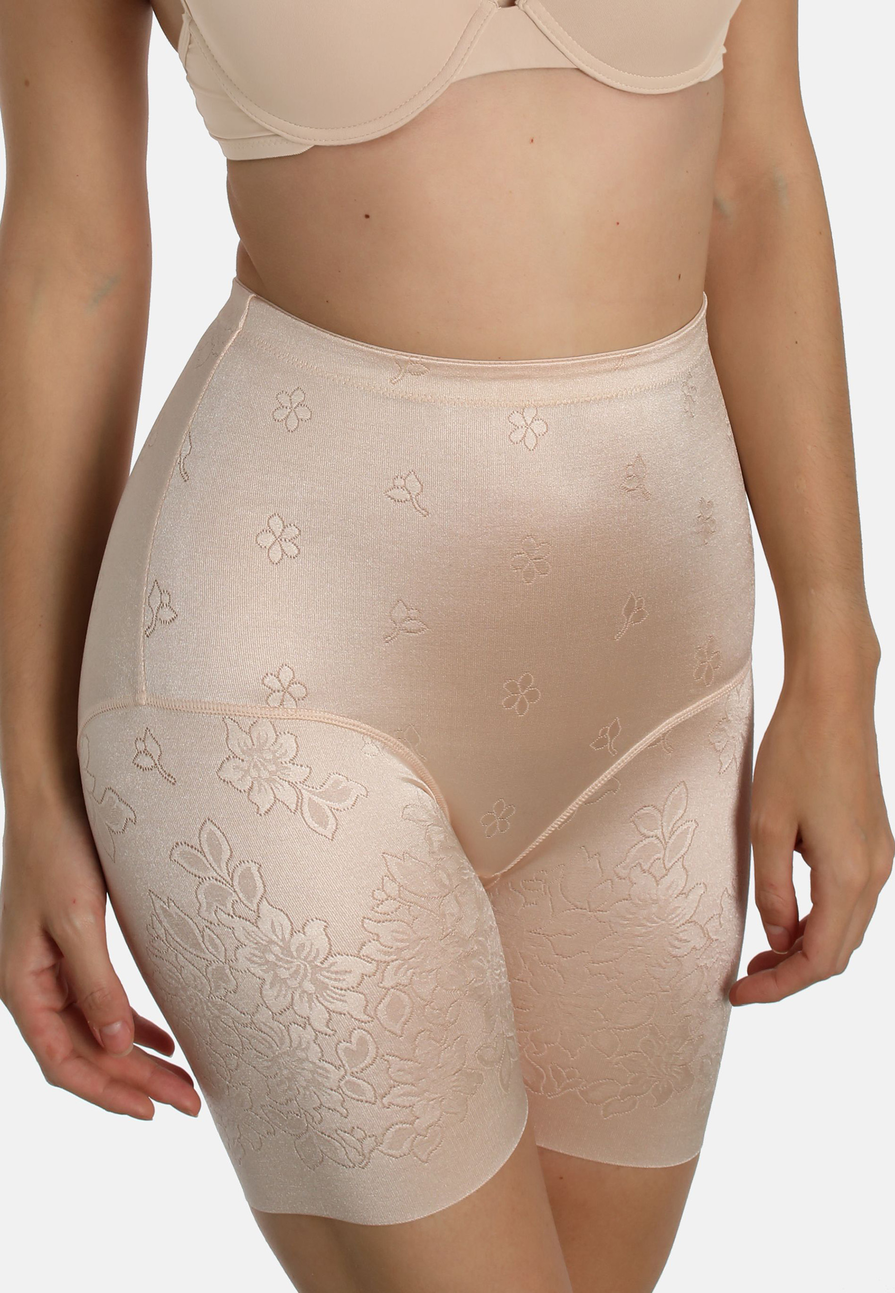 Langbein Miederhose aus weichem Jacquard mit Blumendesign. Bequemer offenkantiger Beinausschnittder nicht einschneidet. Formend, jedoch nicht einengend.Miederhose mit langem BeinGlanzmaterial mit dekorativem Blumen-JacquardBeinabschluss mit glatter Kante 