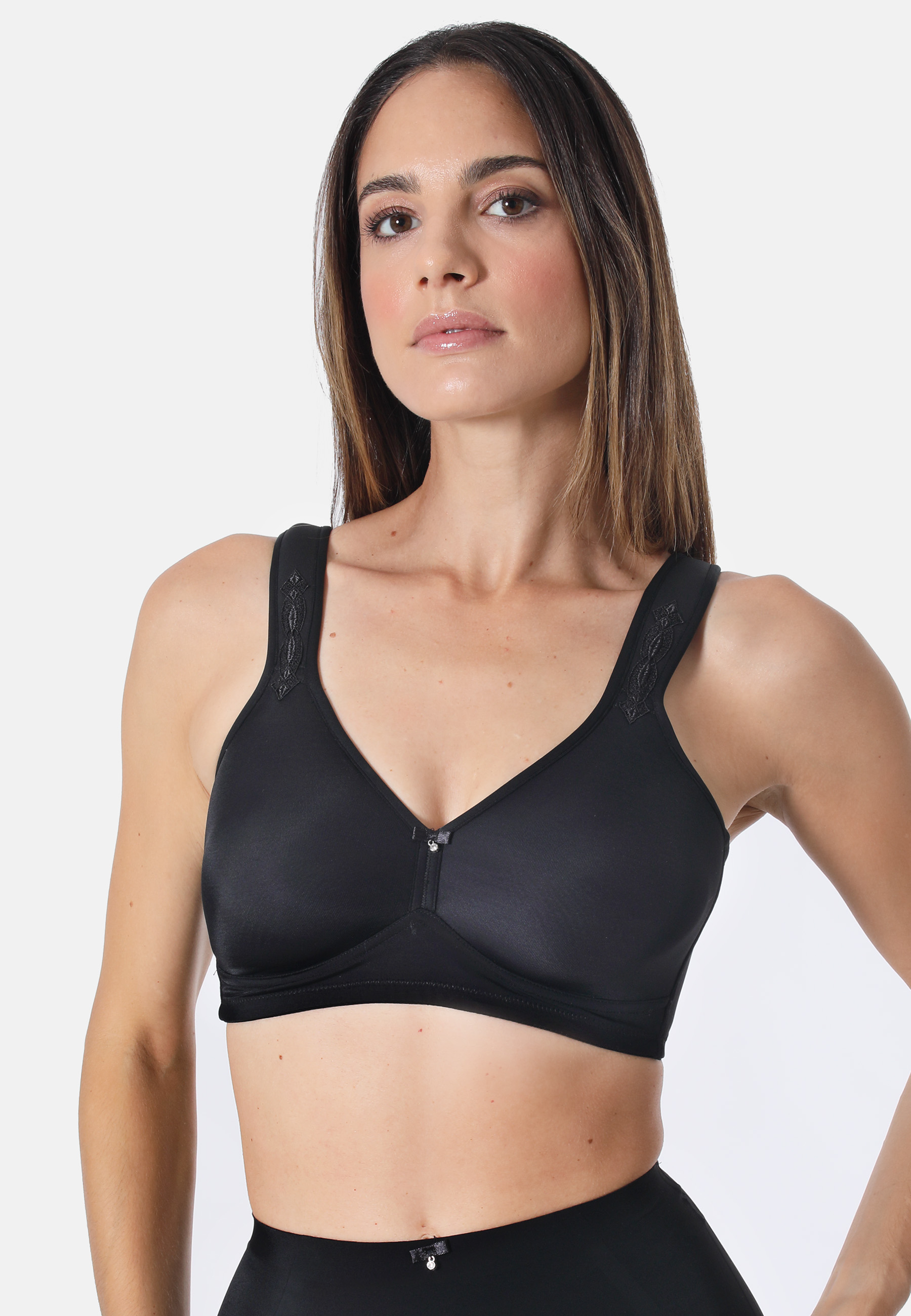 19056500_front_cropped Dieser Spacer-BH ohne Bügel aus angenehmer Microfaser bietet höchsten Tragekomfort und eine optimale Passform, selbst in großen Größen. Die Entlastungsträger aus innovativem Spacer-Material und die breiten, verstellbaren Träger sorgen für angenehmenHalt,