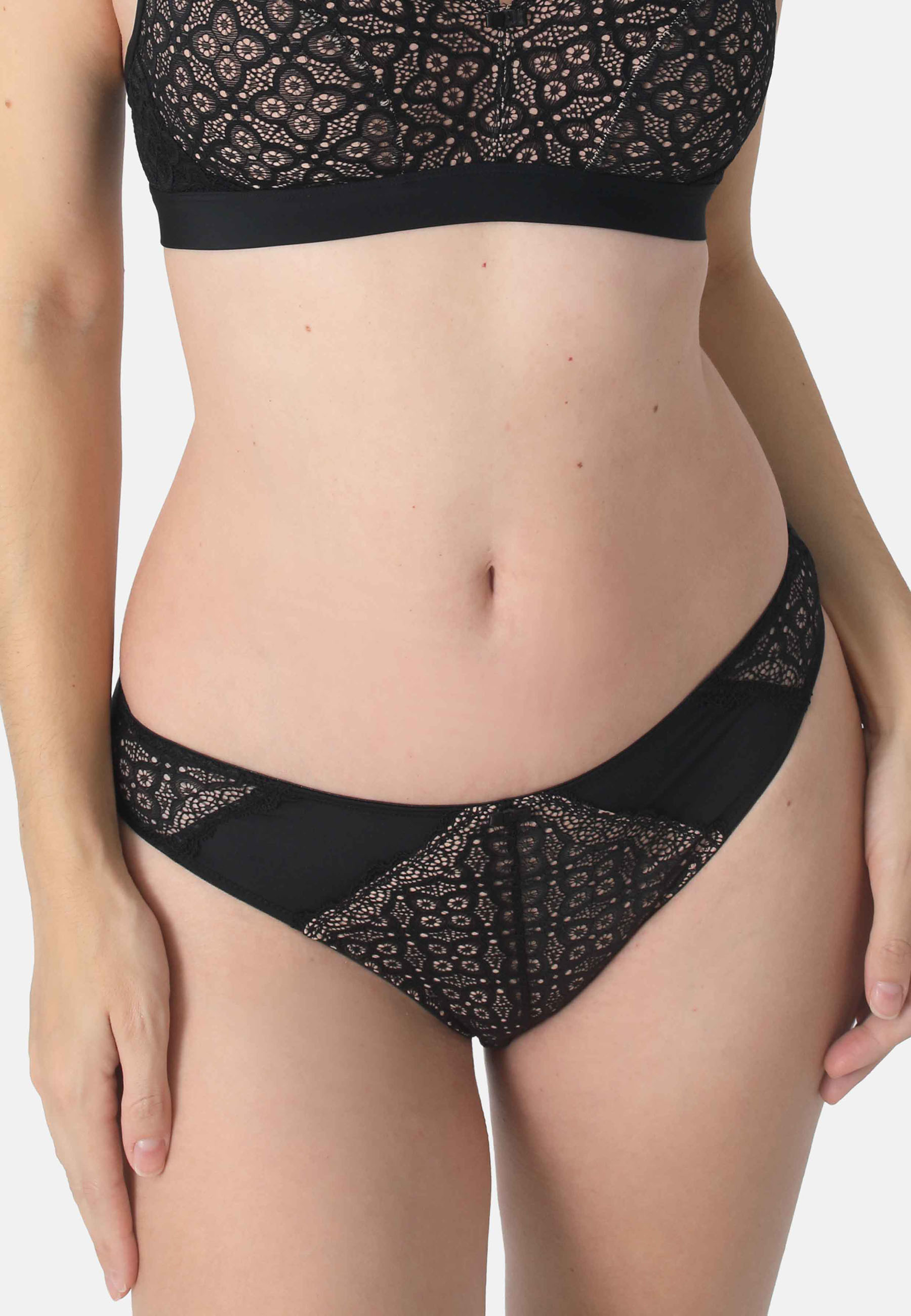 45448S31400036 - black