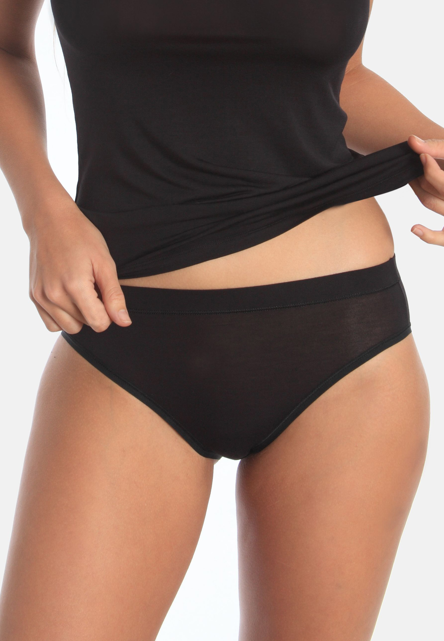 Mini Slip aus angenehm weichem, anschmiegsamem Modal. Die schlichte, sportive Schnittform sorgt für einen angenehmen Tragekomfort.Mini SlipAus angenehm weicher ModalAnschmiegsamSchlichte , sportive SchnittformAngenehmer TragekomfortLeibhöhe: normalWaschen