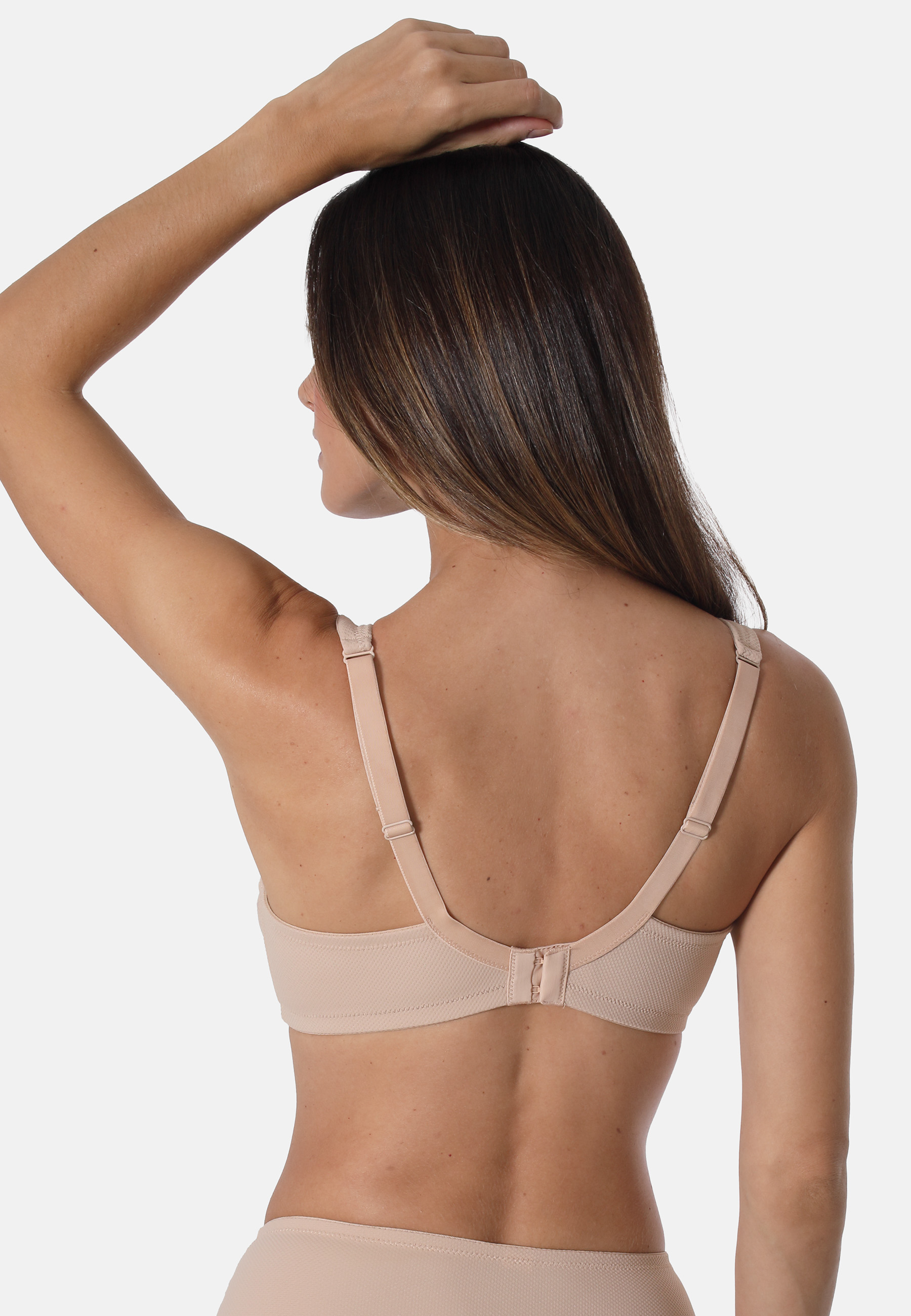 Soft-BH aus Jacquard - Femininer Look und starker Halt bis in große GrößenDieser Soft-BH aus weichem Jacquard mit einem zarten grafischen Dessin vereint Komfort und Stil. Die Kombination mit femininer floraler Spitze verleiht dem BH eine elegante Optik. D