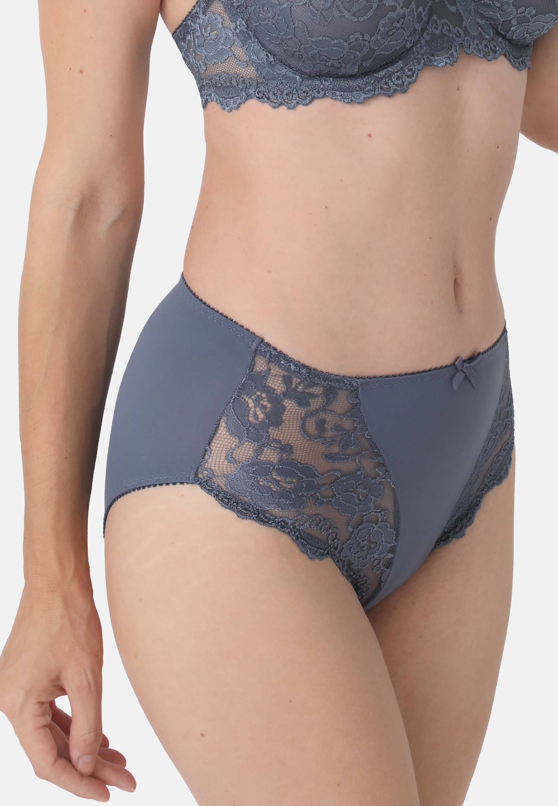 562S23300036 - blue shadow