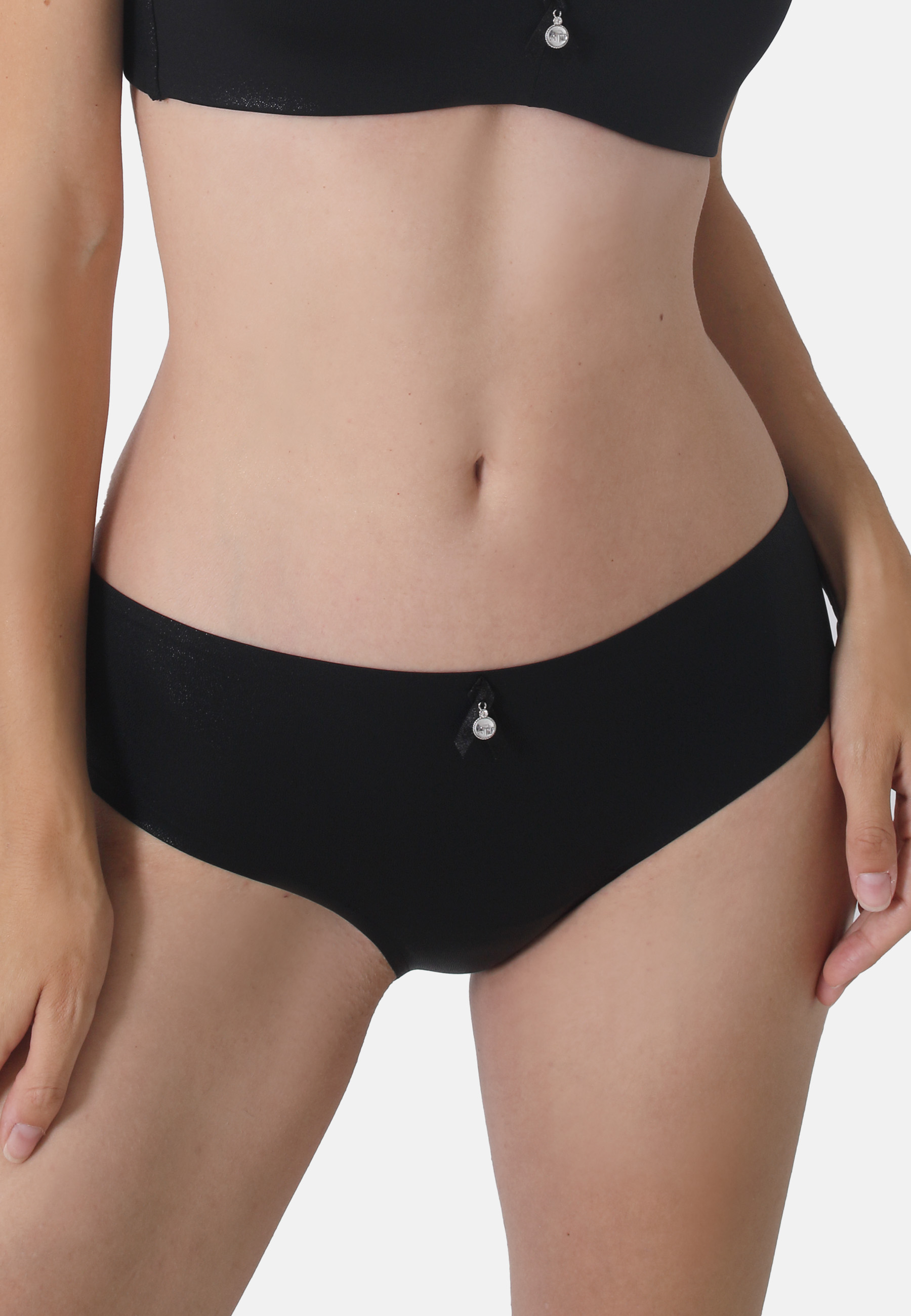 34457S20900038 - black