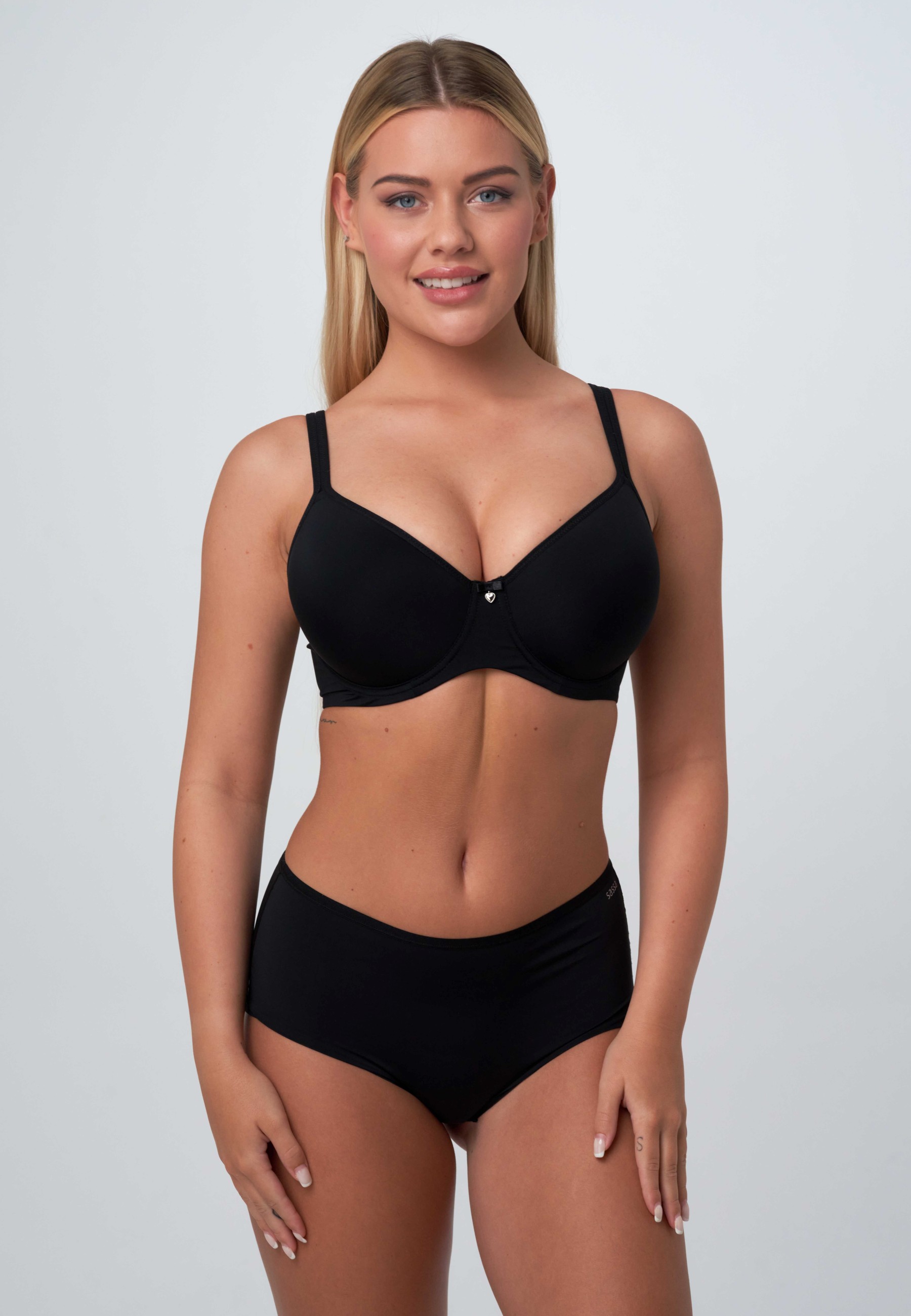 6490B42700080 - černá